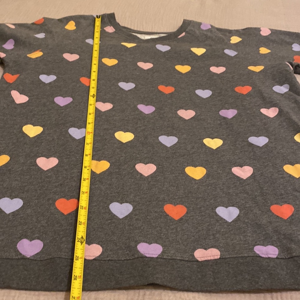 Monica + Andy Heart Patterned Gray Sweatshirt. Size M - Picture 5 of 6